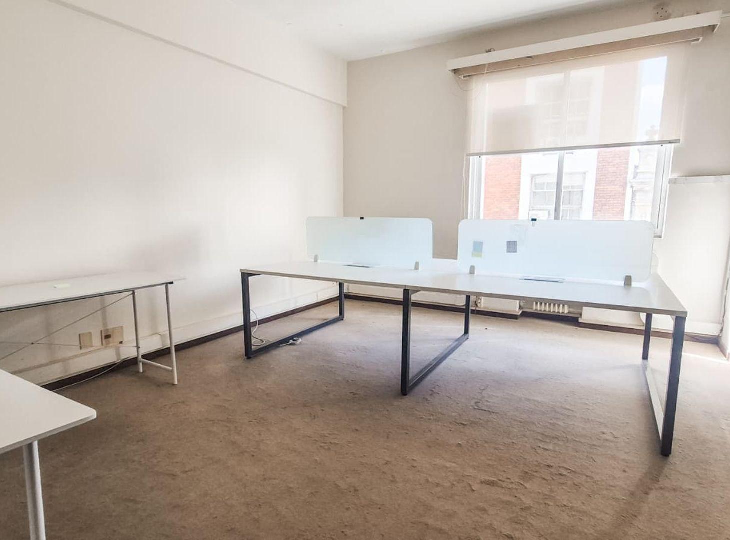 Foto de Alquiler Oficina Ciudad Vieja - 3 privadas, imagen 1