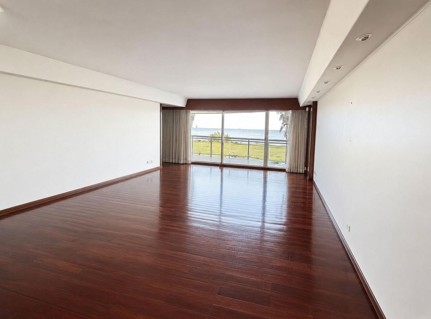 Foto de Alquiler Apartamento Rambla Punta Carretas 4 Dorm, imagen 5