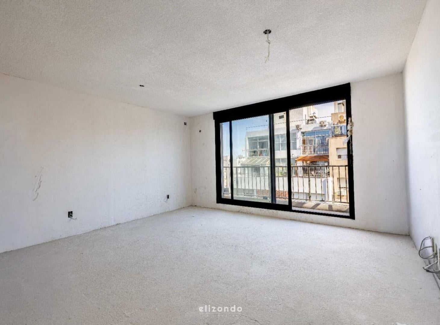 Foto de Venta Monoambiente con cochera Tres Cruces, imagen 1