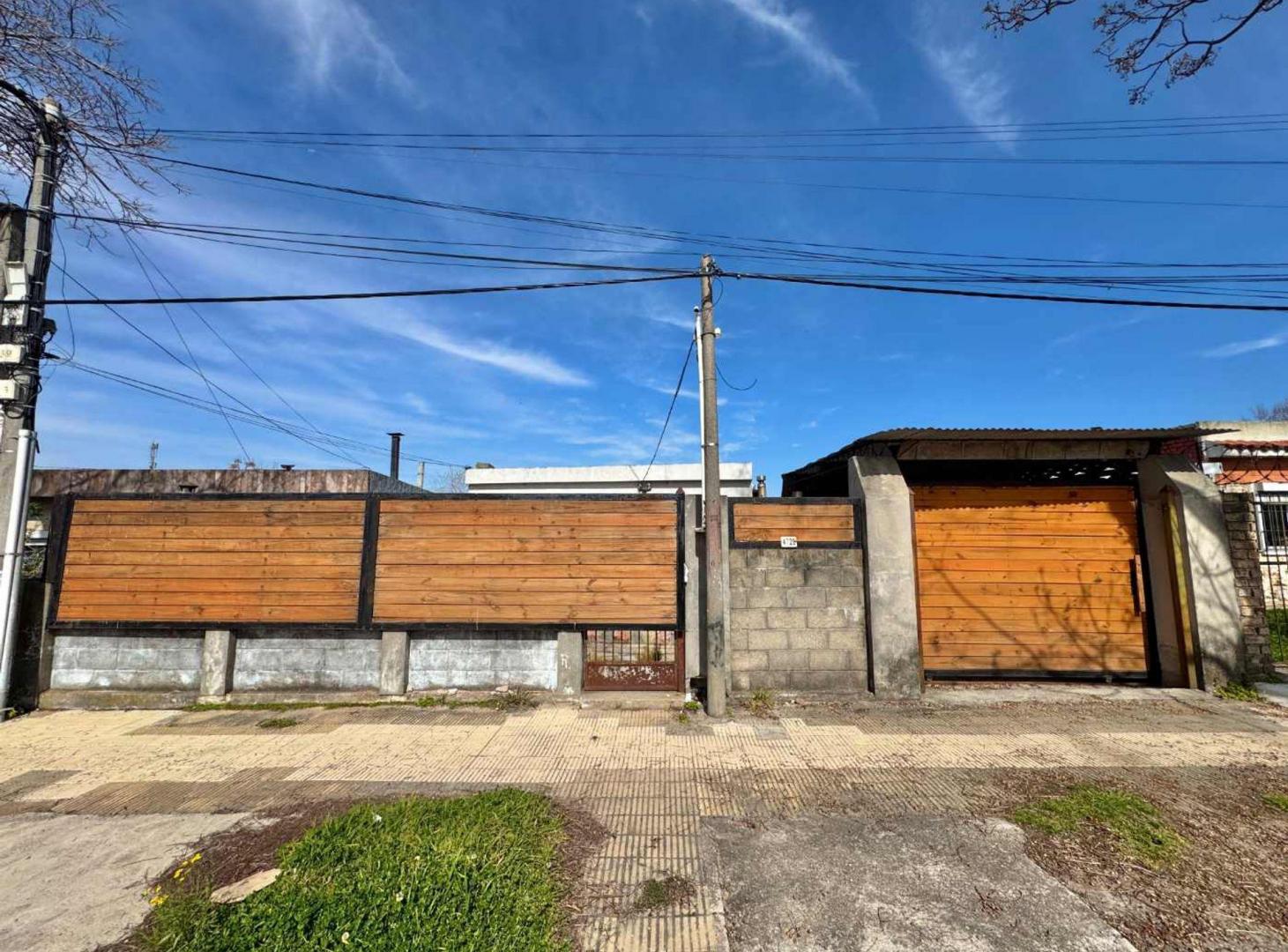 Foto de Casa en Venta - 3 dormitorios y garage, imagen 2