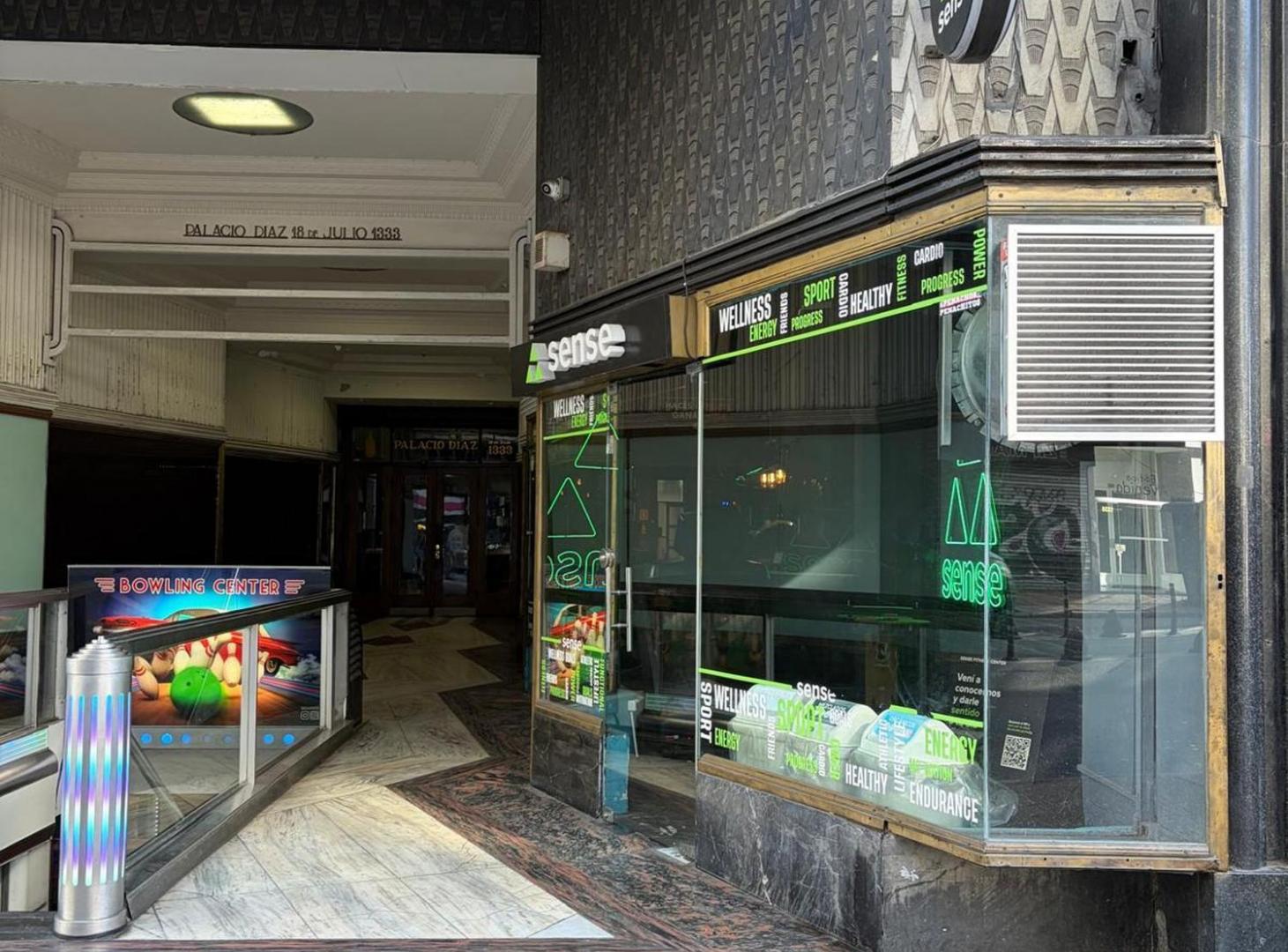 Foto de Alquila local comercial en 18 de julio y Ejido, imagen 2