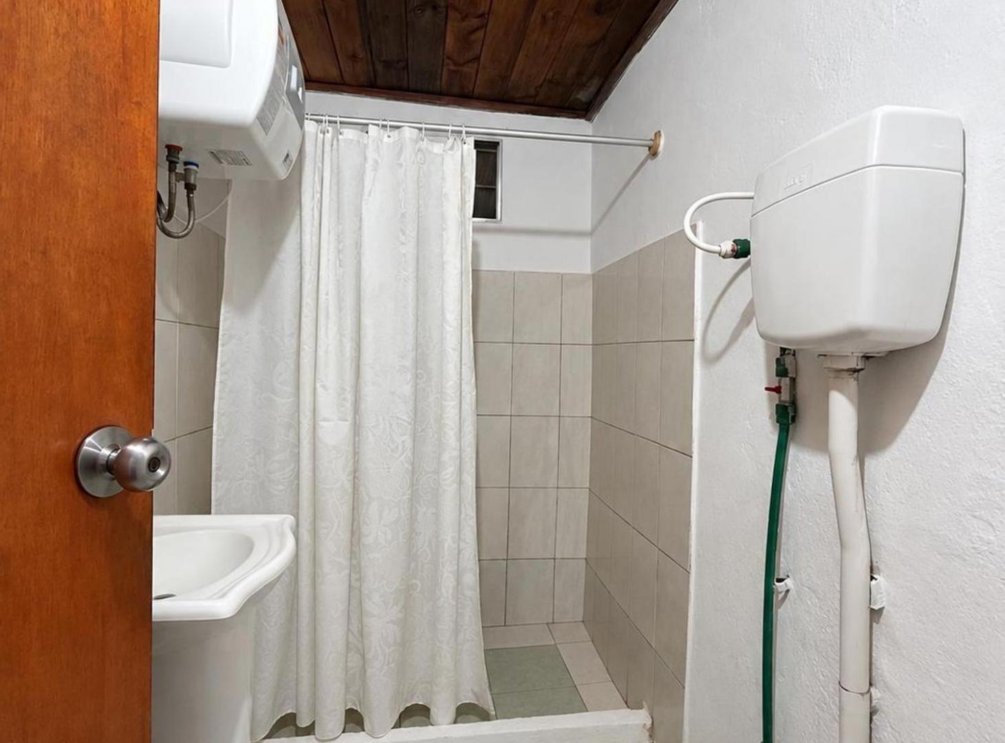 Foto de VENTA 2 Casas + 1 Apartamento, PU, Costa de Oro., imagen 4