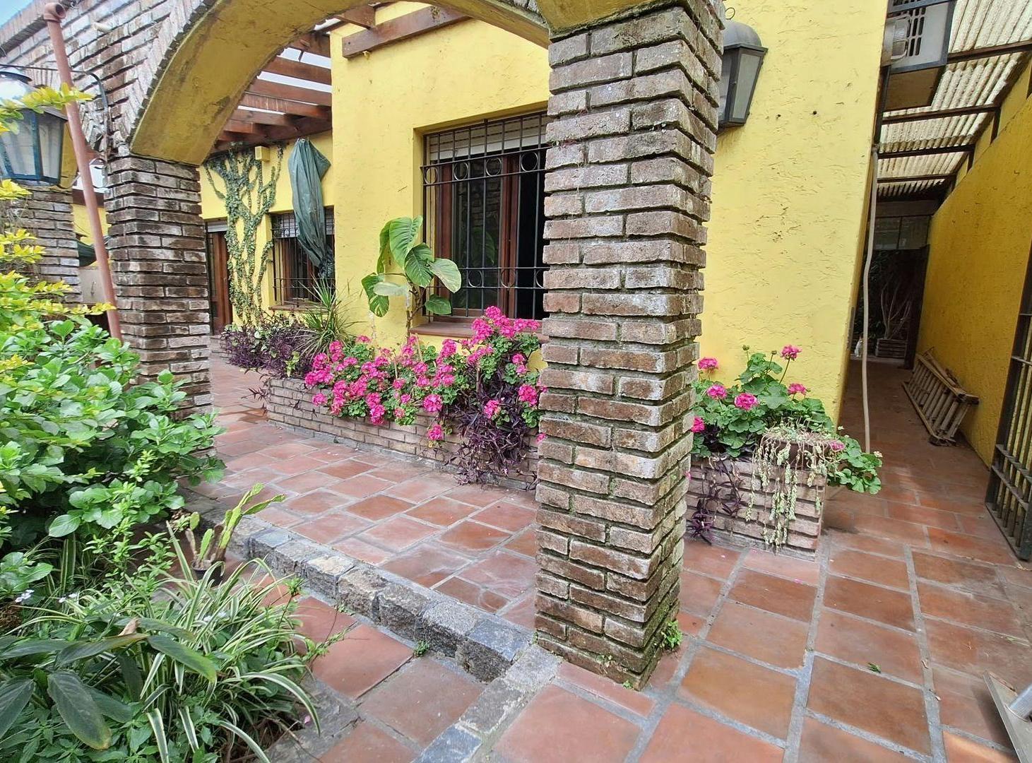 Foto de Terreno de 593 mts. 90 mts. edificados Av. Italia, imagen 4