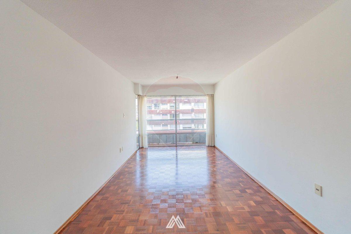 Foto de Alquiler 2 dormitorios y servicio, cochera, balcón, imagen 1
