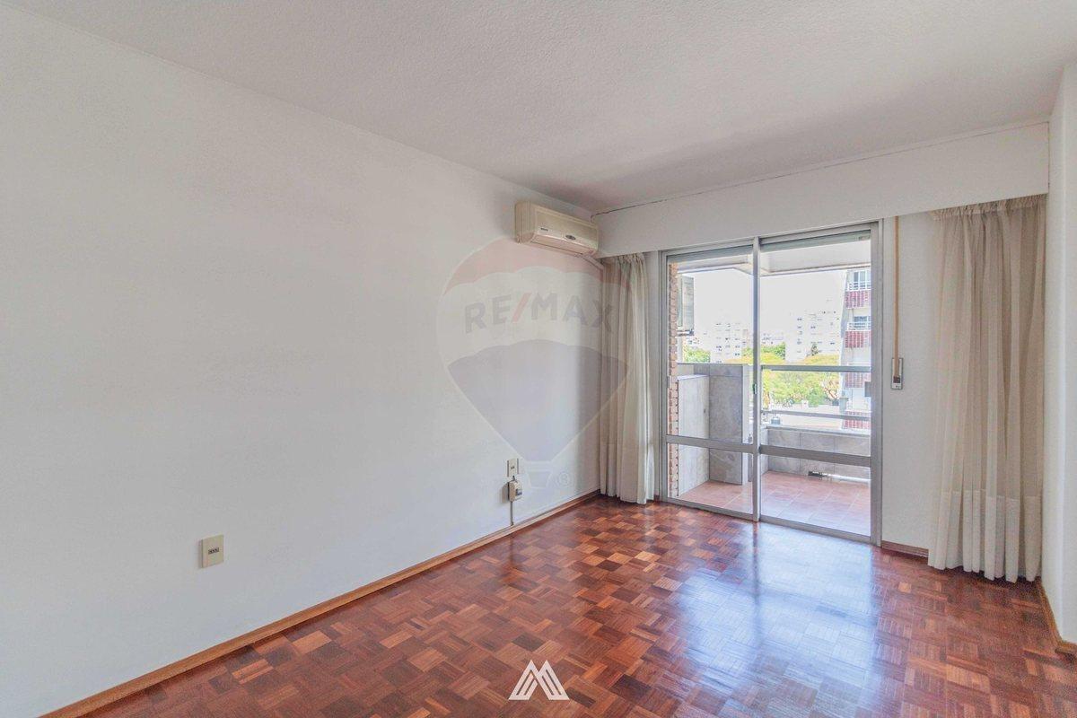 Foto de Alquiler 2 dormitorios y servicio, cochera, balcón, imagen 3