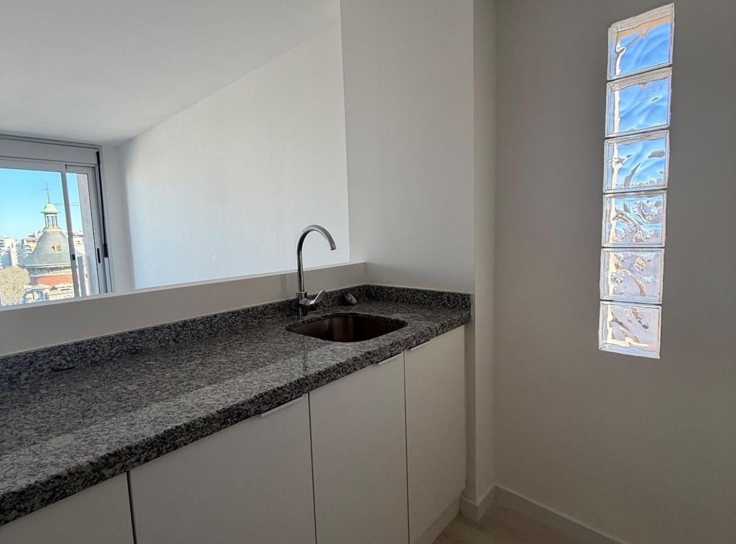 Foto de ALQUILER CORDON 1 dormitorio con Garage LUMINOSO, imagen 2