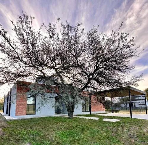 VENT DE CASA EN VALLE DE GOLF CON  3 DORMITORIOS