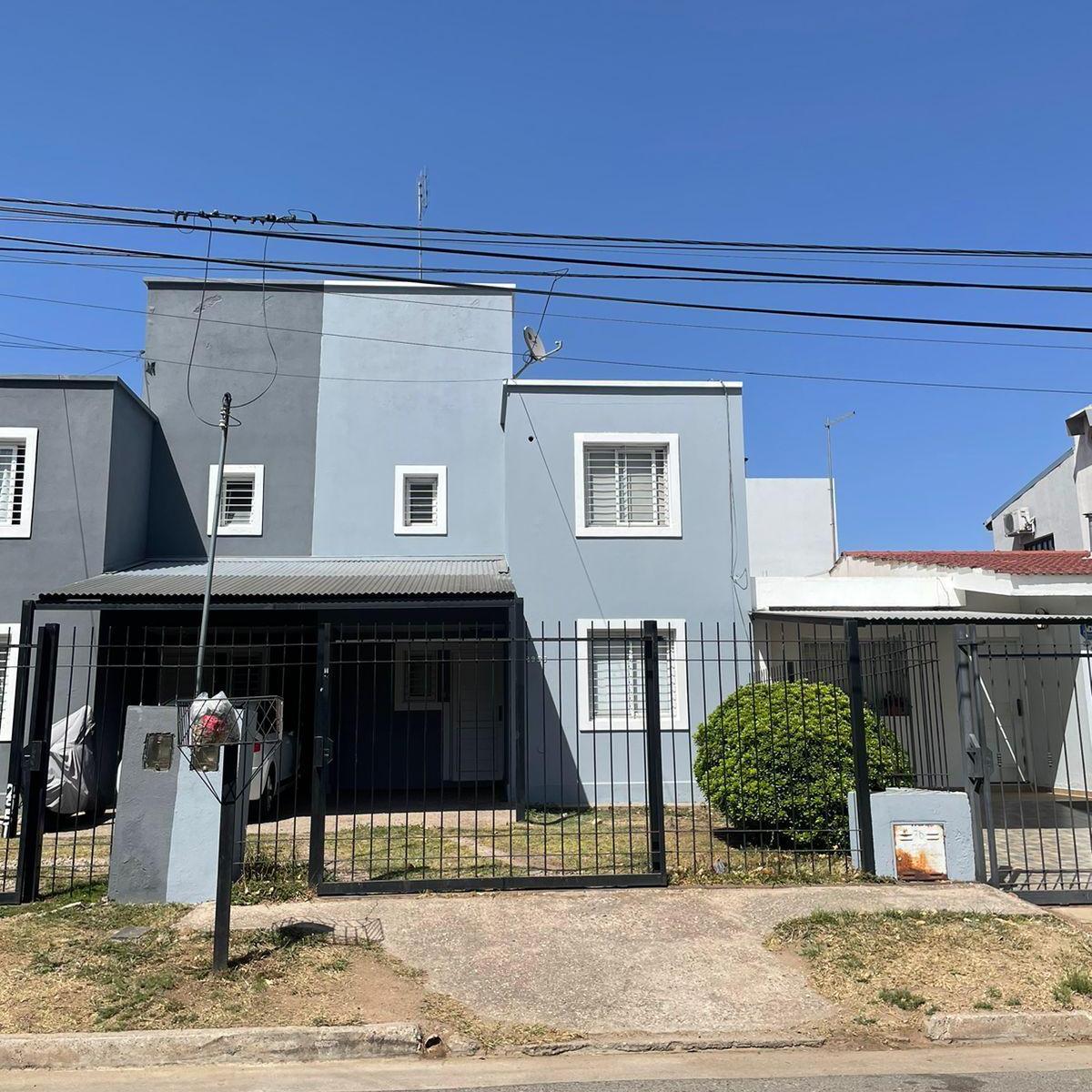 VENTA DUPLEX de 2 dormitorios Barrio Nuevo Poeta Lugones, calle Betinoti