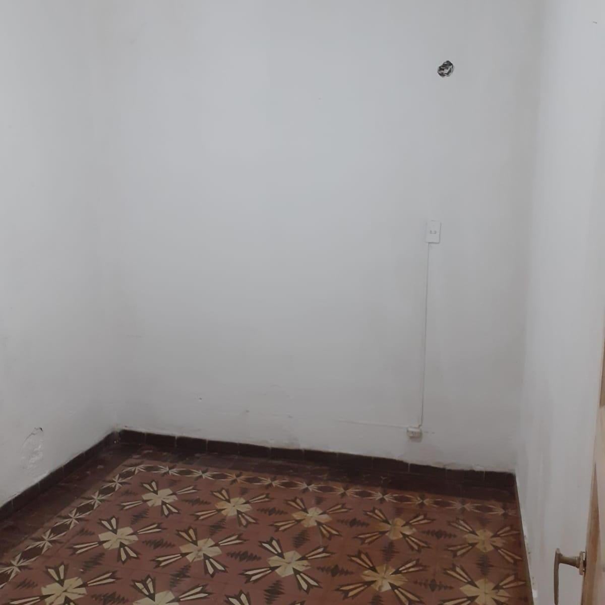 CASA EN VENTA EN BARRIO PUEYRREDON