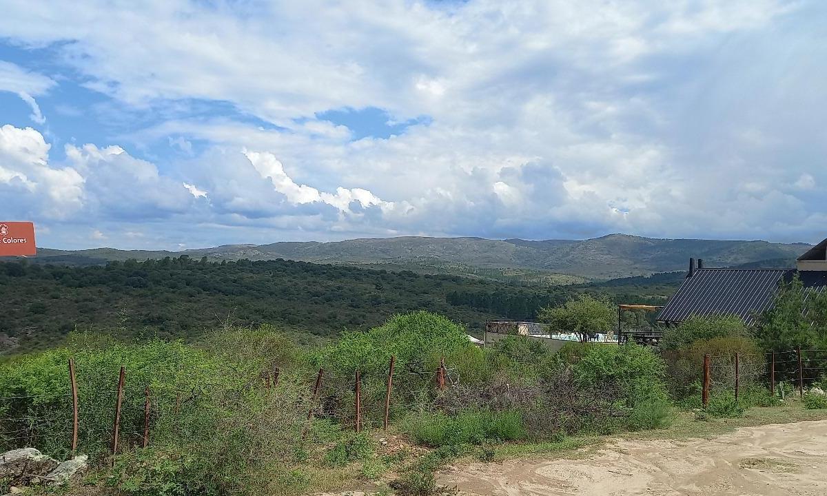 ¡Lote en Venta en Villa Flor Serrana, Tanti! 1