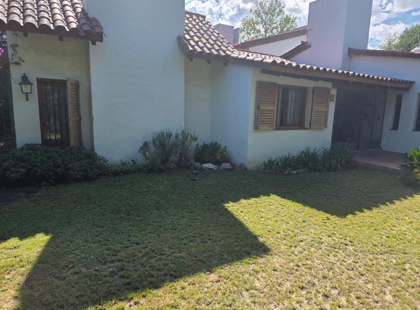 CASA EN VENTA EN VILLA BELGRANO APTO CREDITO(RECIBE MENOR)