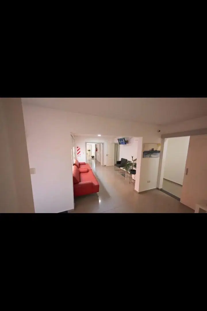 VENTA  CLÍNICA DE CIRUGÍA ESTÉTICA EN Villa Cabrera 3