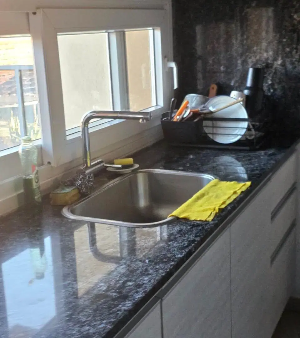 ALQUILER TRÍPLEX  EN BARRIO RESIDENCIAL SAN JOSÉ 3