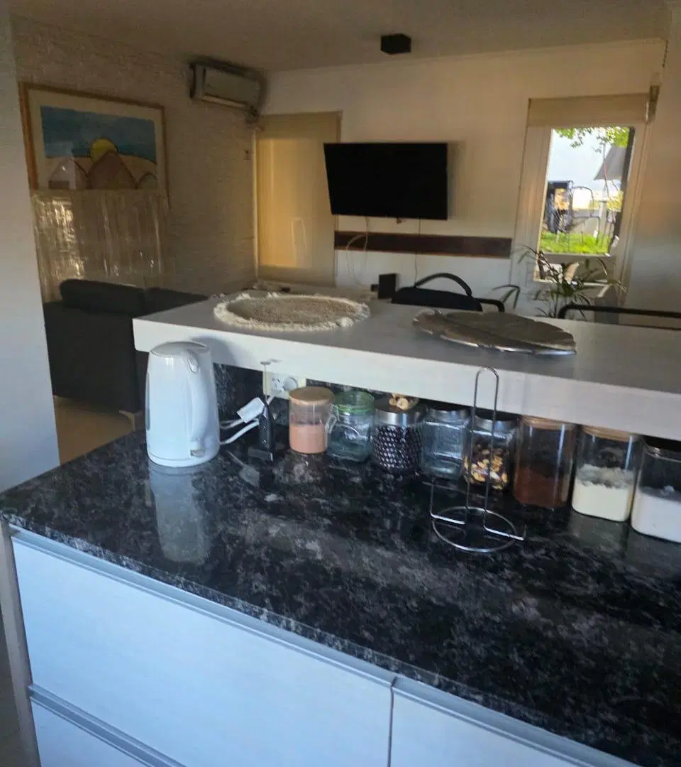 ALQUILER TRÍPLEX  EN BARRIO RESIDENCIAL SAN JOSÉ 5