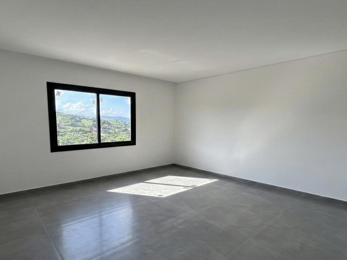 Foto de VENTA CASA A ESTRENAR EN LA DESEADA COUNTRY LA CALERA, imagen 5