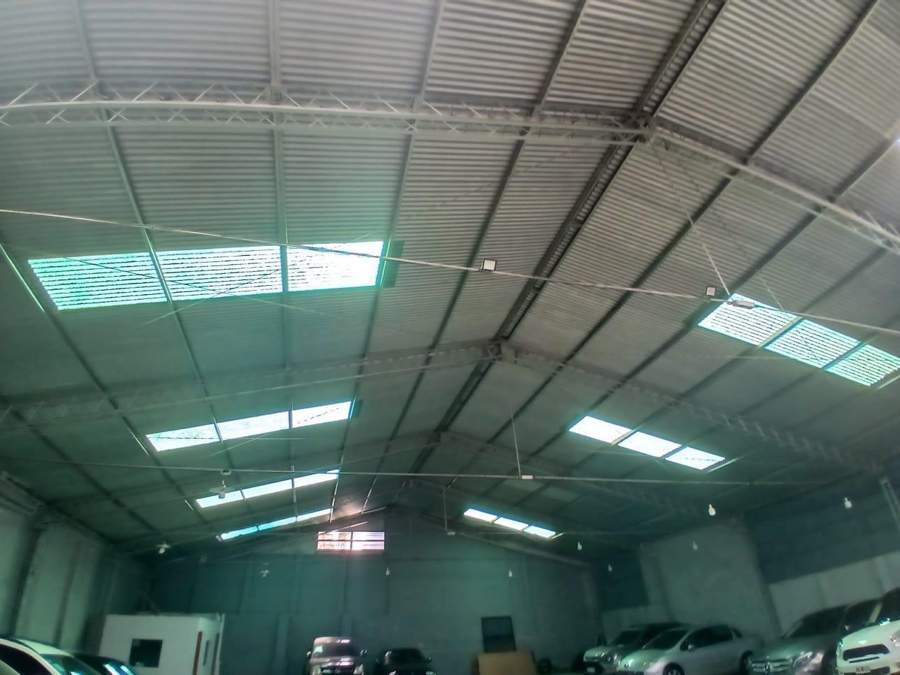 Foto de VENTA IMPORTANTE GALPÓN EN ALTO ALBERDI A 4 CUADRAS DEL NUEVOCENTRO, imagen 4