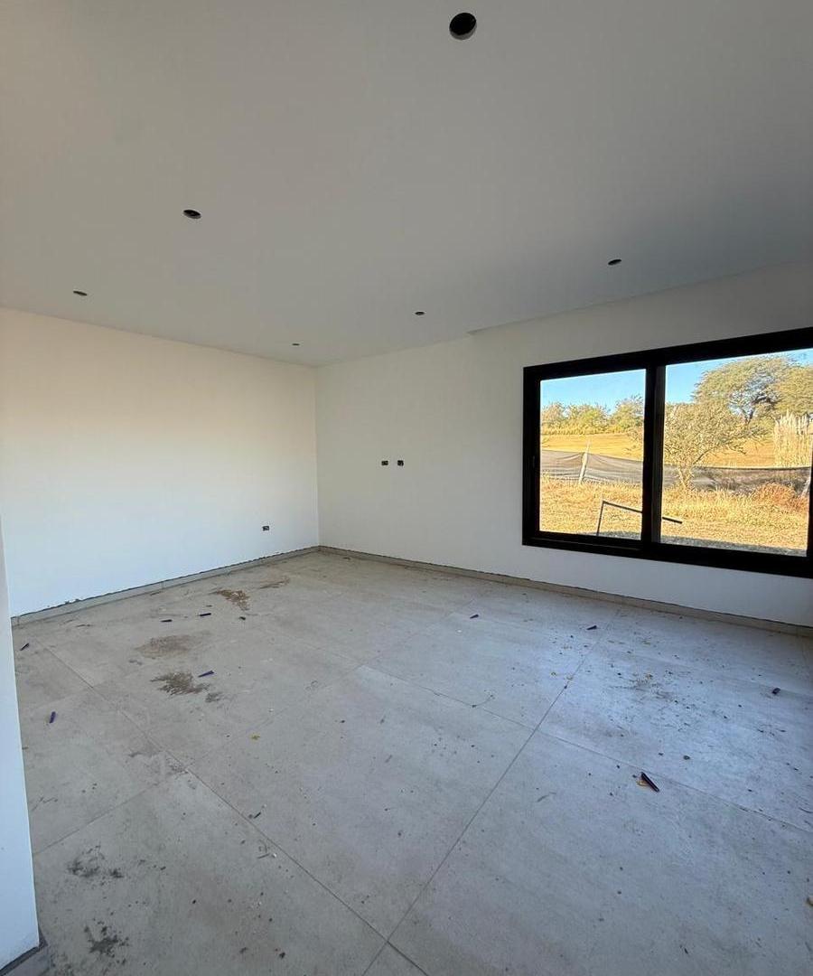 Foto de VENTA CASA MODERNA DE CATEGORÍA EN ESTANCIA EL TERRÓN MENDIOLAZA, imagen 3