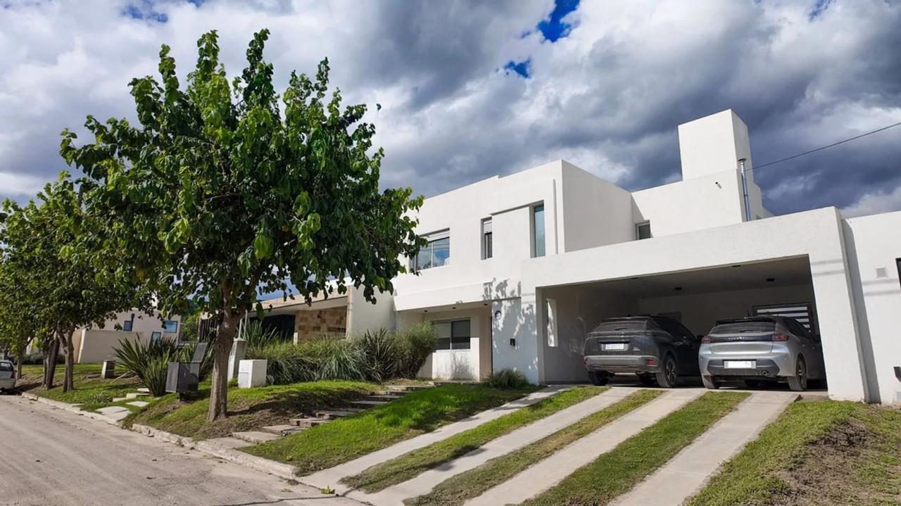 Foto de VENTA CASA 3 DORMITORIOS EN TEJAS 4 MALAGUEÑO, imagen 3