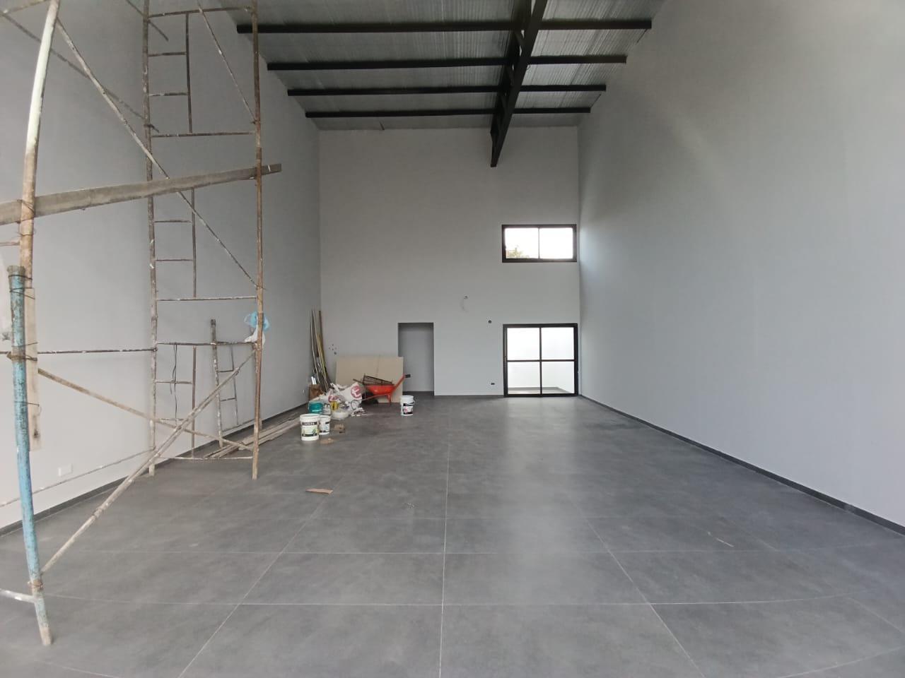 Foto de ALQUILER LOCAL COMERCIAL EN NUEVO URCA 140 M2, imagen 2