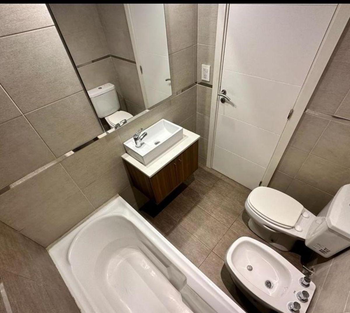 Foto de Departamento de dos ambientes a la calle en venta. Excelente entorno., imagen 2