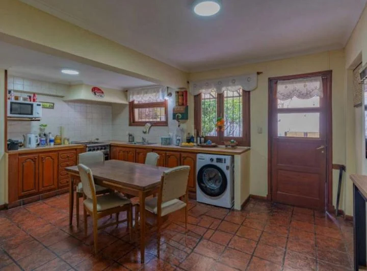 Casa en alquiler por 24 meses. USO PROFESIONAL. 2