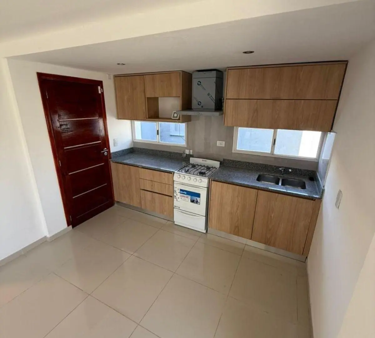 Duplex de 3 ambientes a estrenar en el barrio Los Pinares. 5
