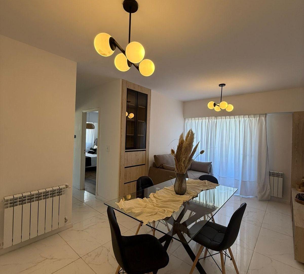 Departamento de 3 ambientes totalmente reciclado a nuevo.