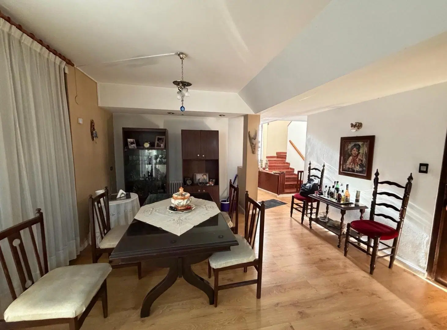 Casa de 5 ambientes con jardin y pileta en barrio Divino Rostro. 1