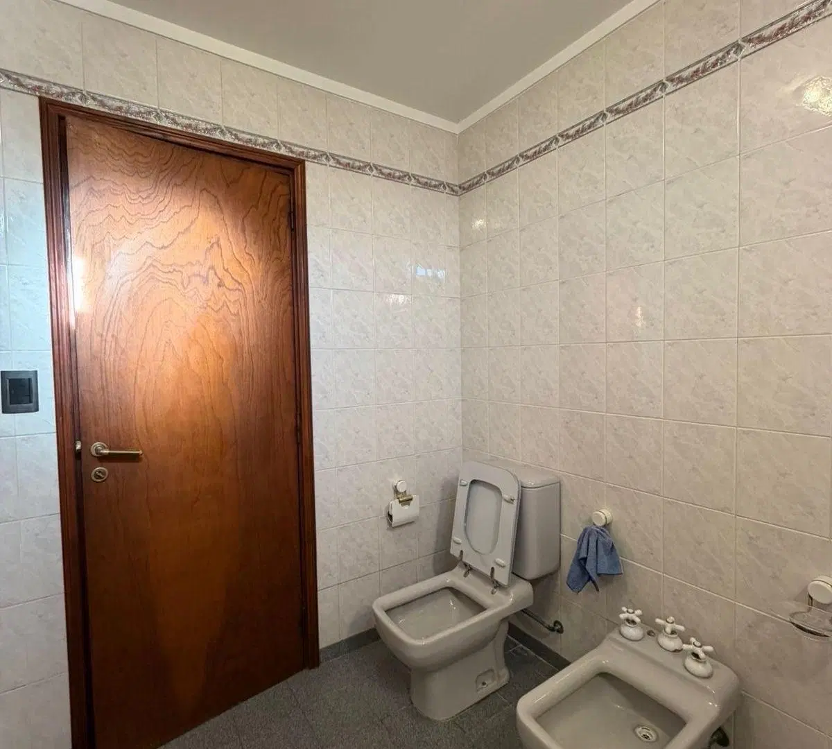 Departamento en venta de 3 ambientes con terraza propia. 4