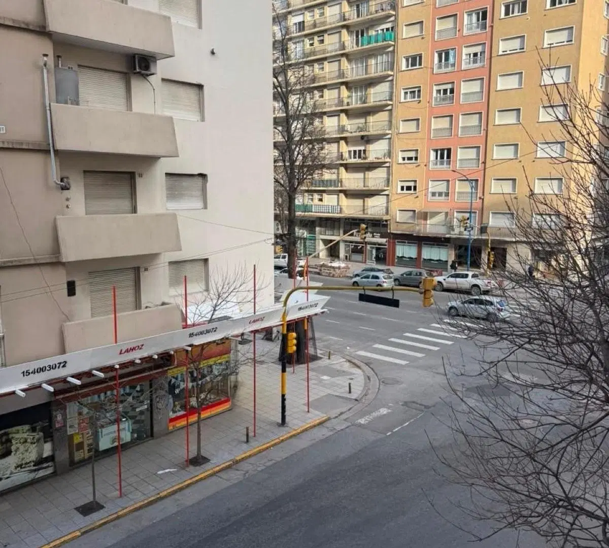 Departamento en venta de dos amb con dep y balcon a la calle. 2