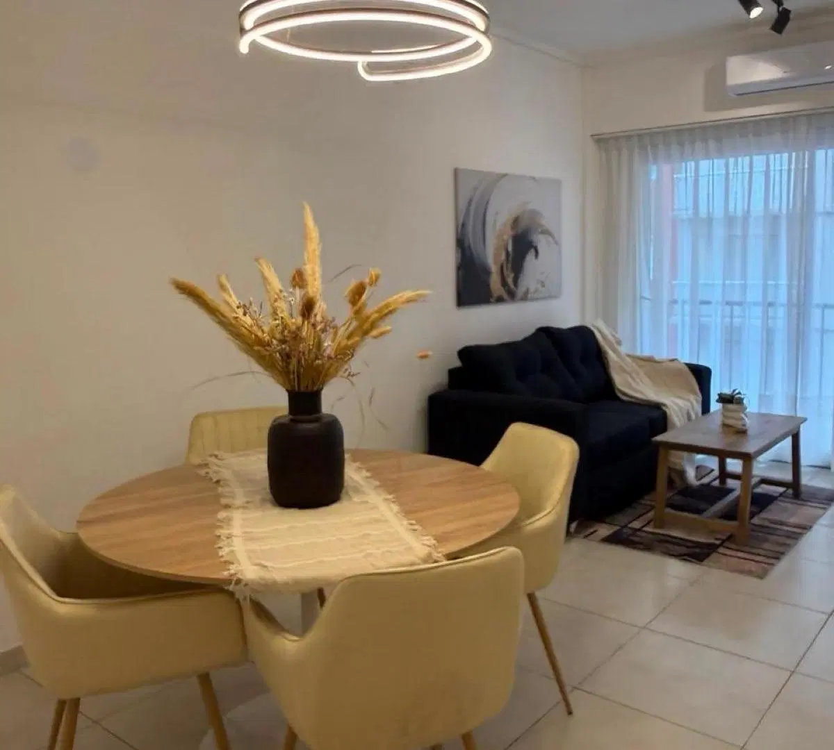 Departamento en venta de dos amb con dep y balcon a la calle. 8