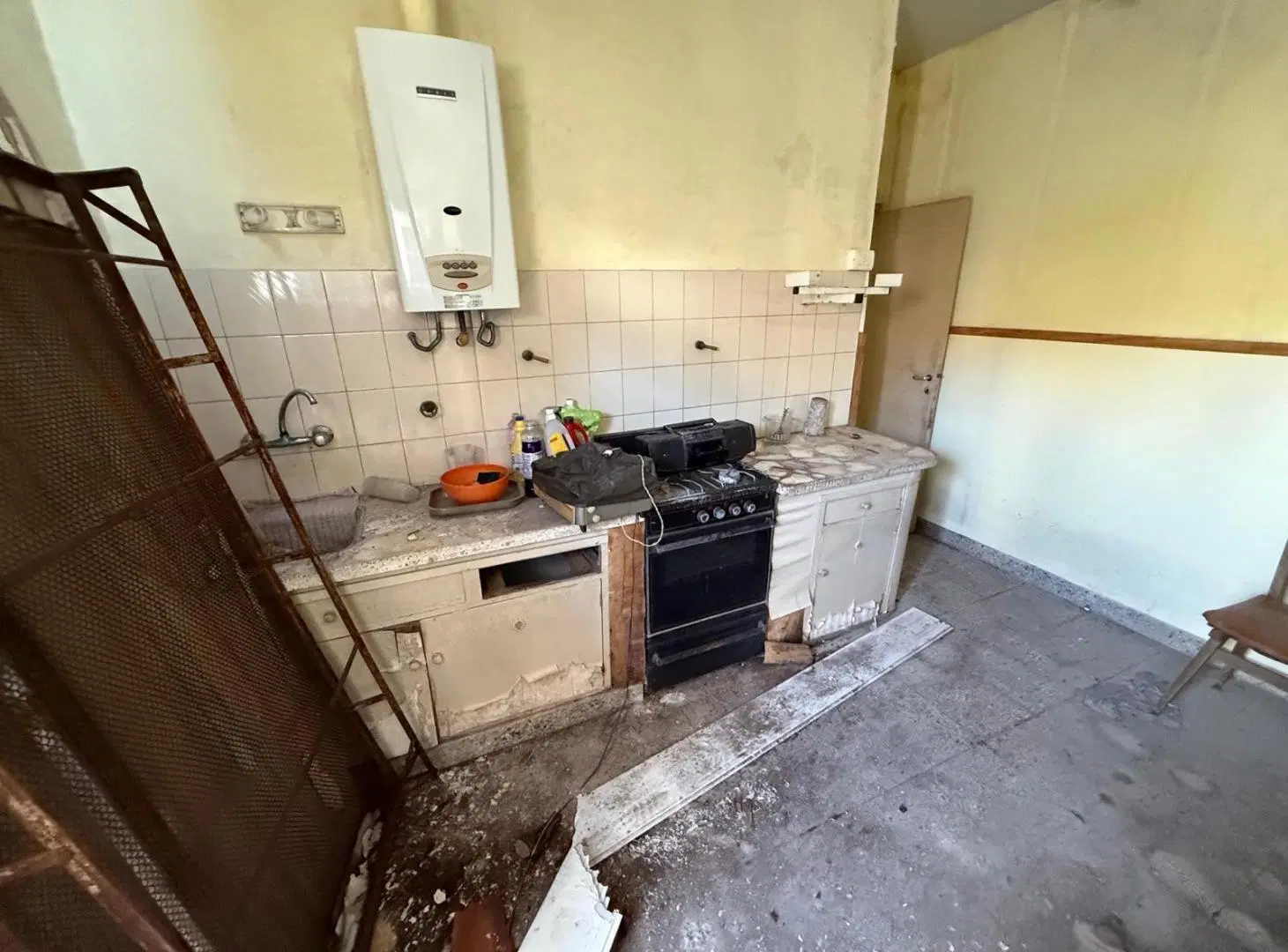Casa en venta de 3 ambientes en Chauvin para reciclar. 2