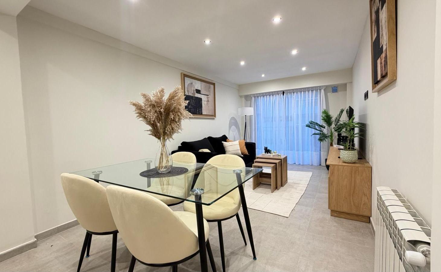 Departamento en venta de 3 ambientes a la calle con balcon.