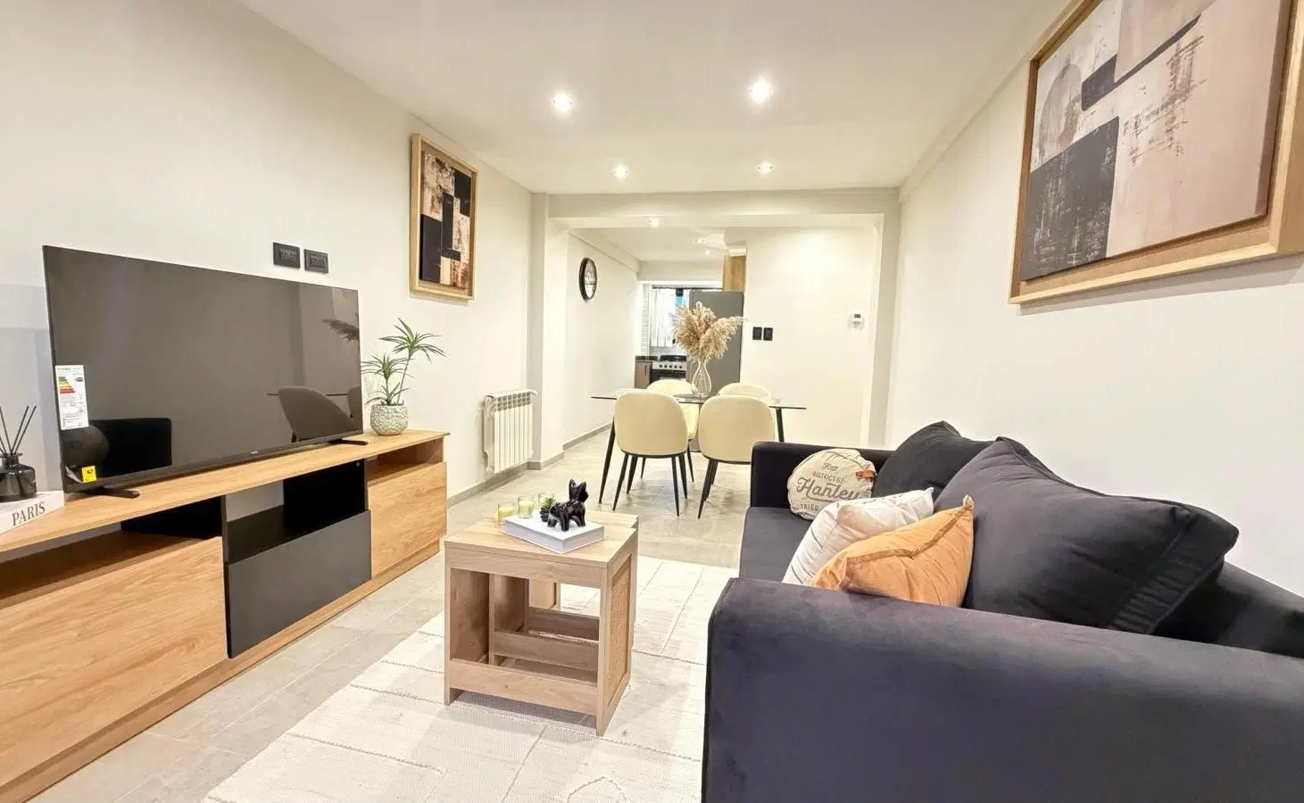 Departamento en venta de 3 ambientes a la calle con balcon. 3