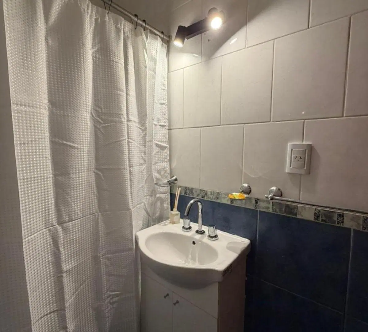 Departamento de dos ambientes con dependencia parcialmente reciclado. 3