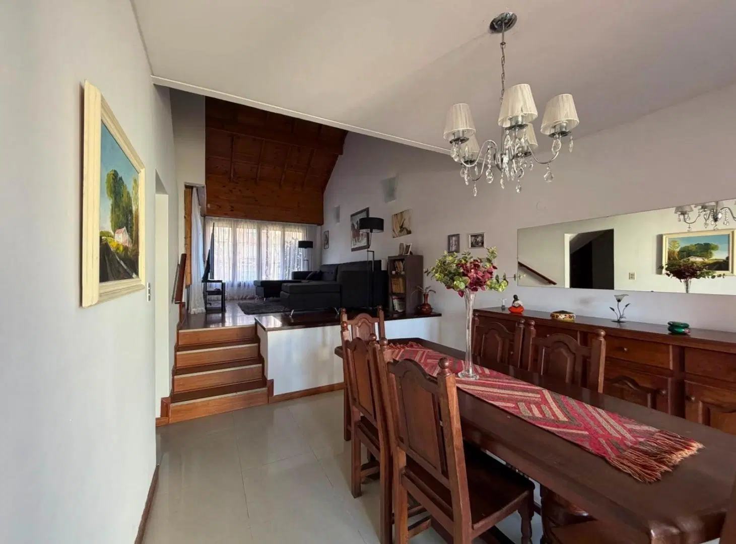 Casa de 4 amb en excelente estado, parque con pileta climatizada. 4