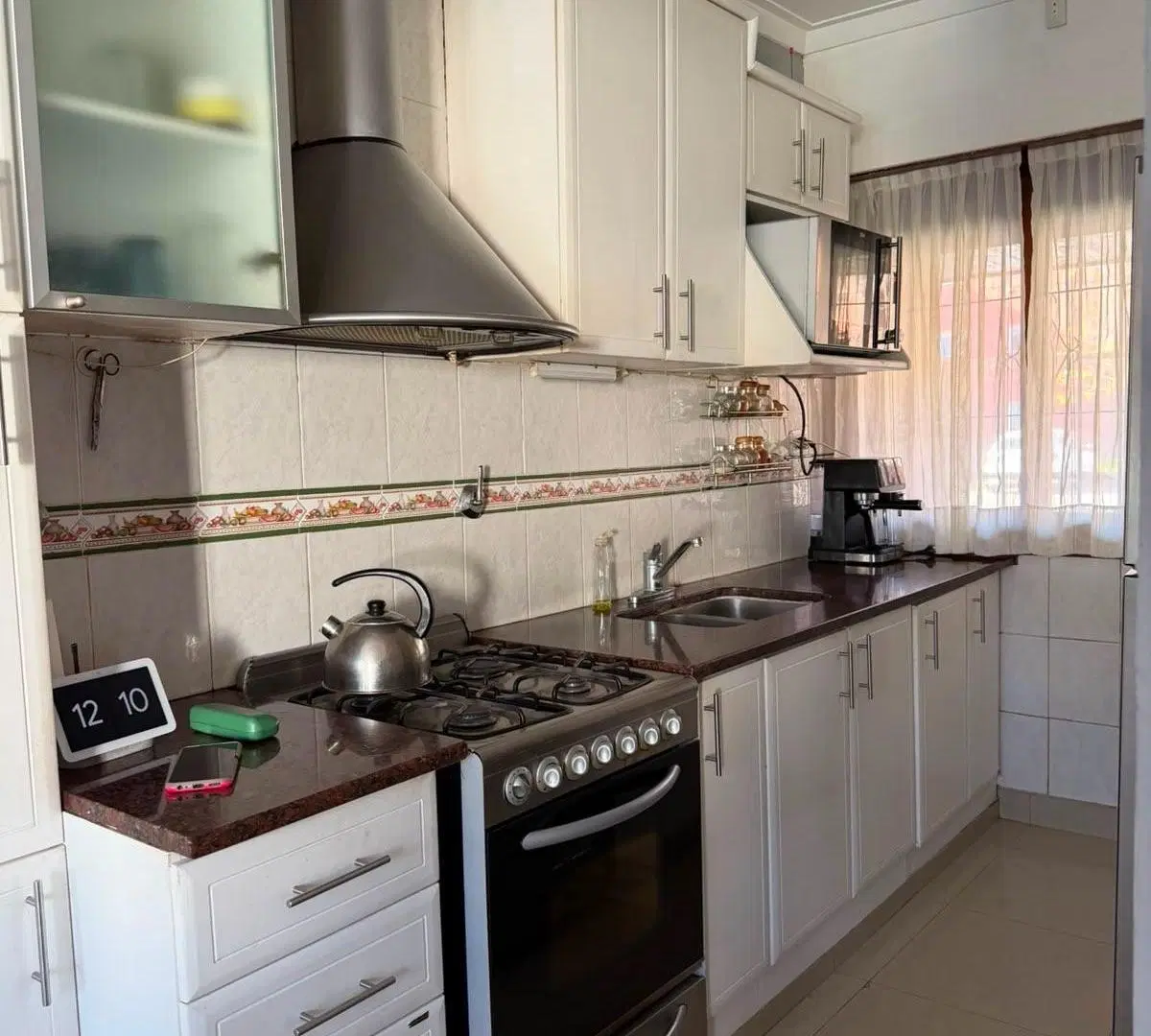 Casa de 4 amb en excelente estado, parque con pileta climatizada. 8