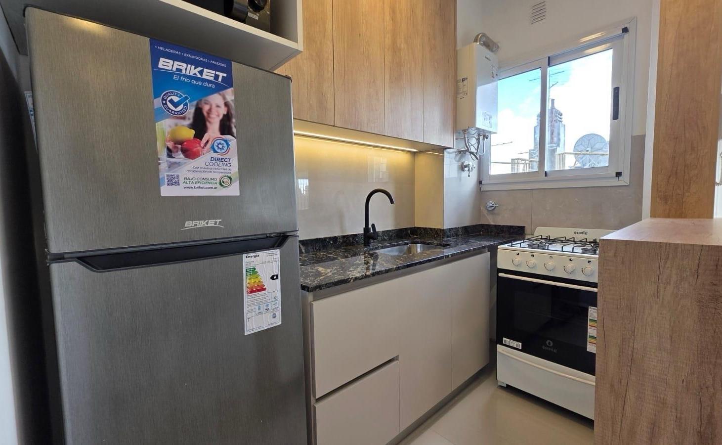 Foto de Departamento de un ambiente al lateral, reciclado a nuevo., imagen 3