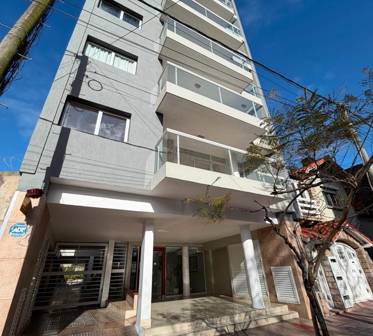 Foto de Semipiso de 3 amb con balcon a la calle. Excelente calidad., imagen 1