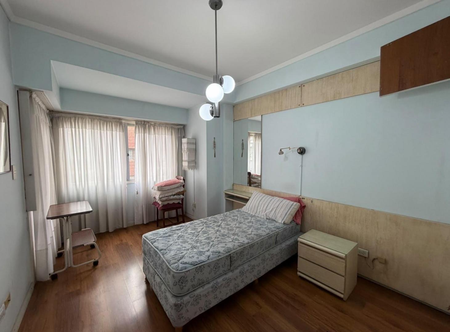 Foto de Departamento de 4 amb mas dep, con balcon a la calle. Cochera y baulera., imagen 3