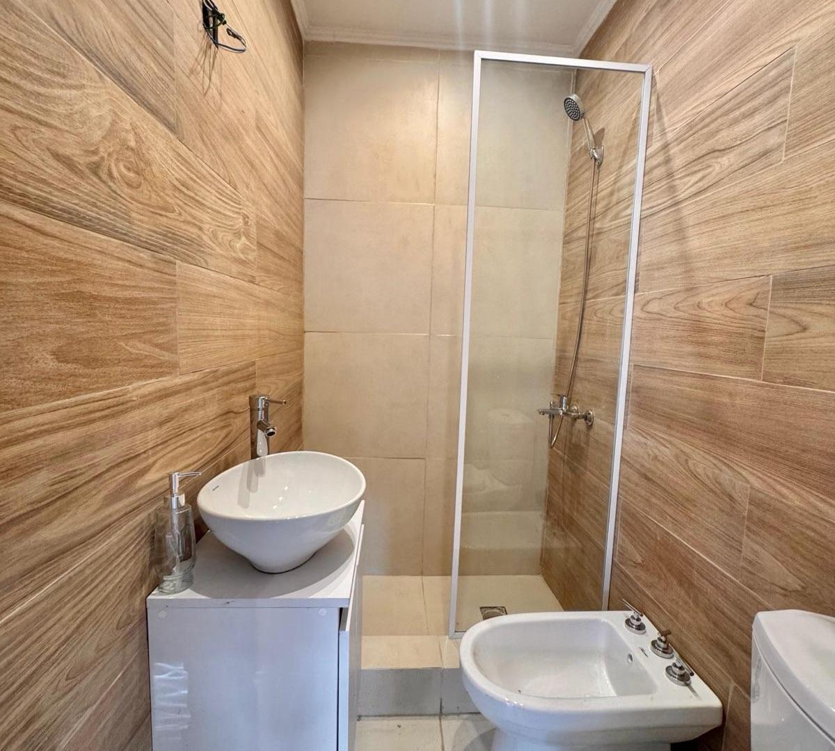 Foto de Departamento en venta de un ambiente a la calle reciclado a nuevo., imagen 2