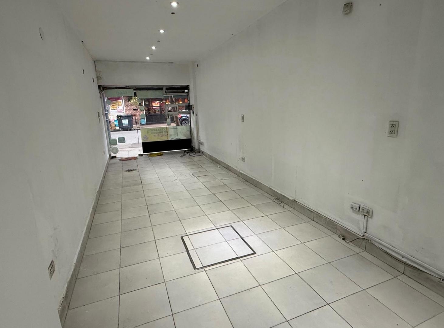 Foto de Local en alquiler en el centro, lindeo al Shopping Los Gallegos., imagen 1