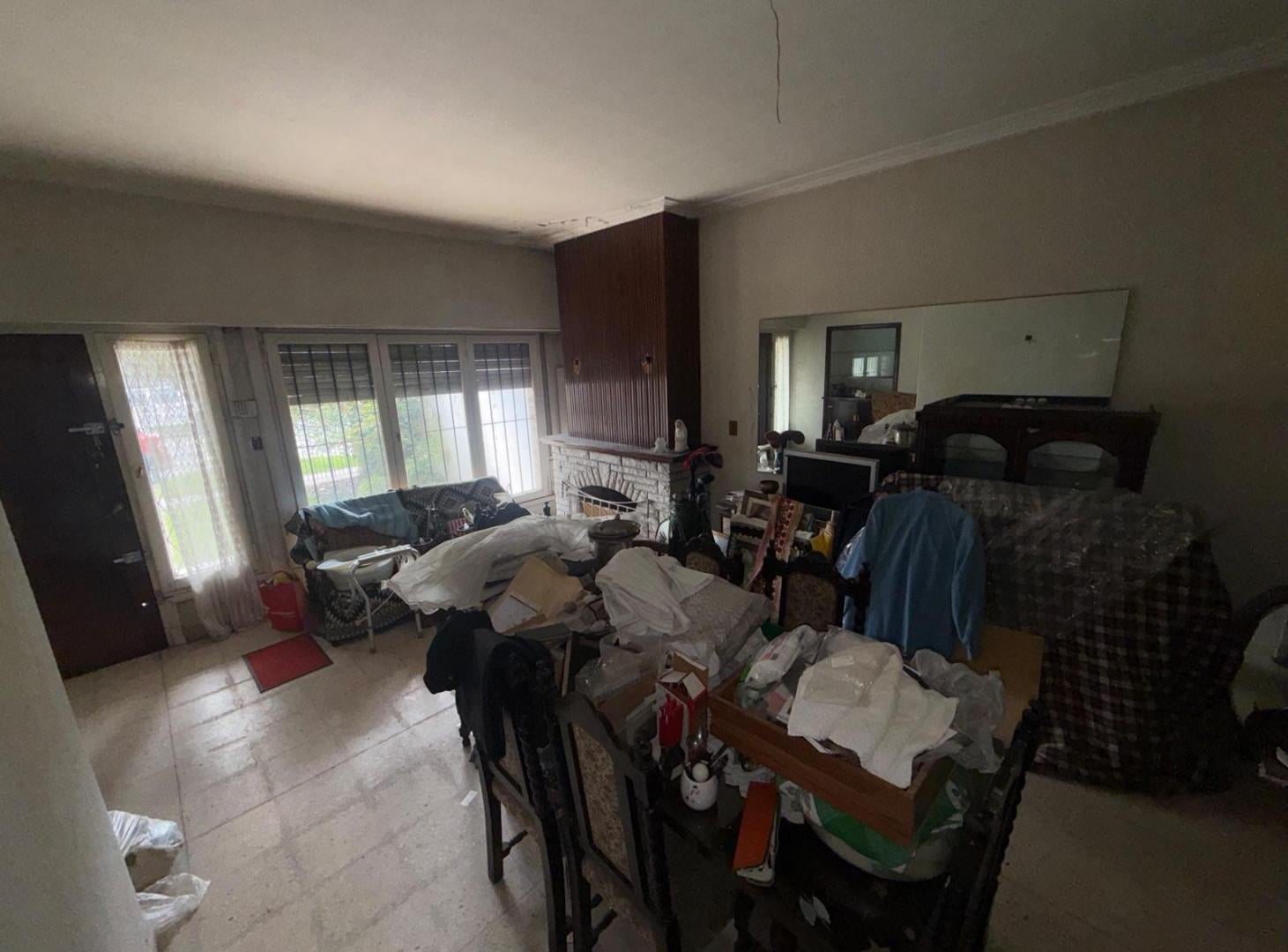 Foto de Casa de 5 ambientes a reciclar en barrio Chauvin., imagen 3