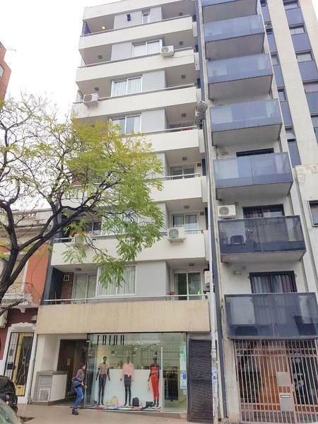 Departamento de 1 dormitorio en 2 plantas con 2 balcones
