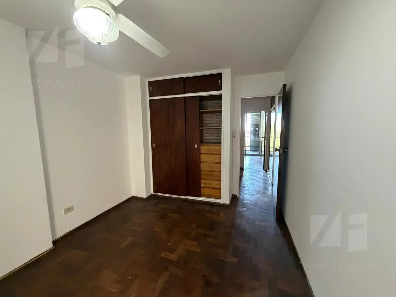 Departamento de 2 dormitorios con balcón a la calle y cochera 5