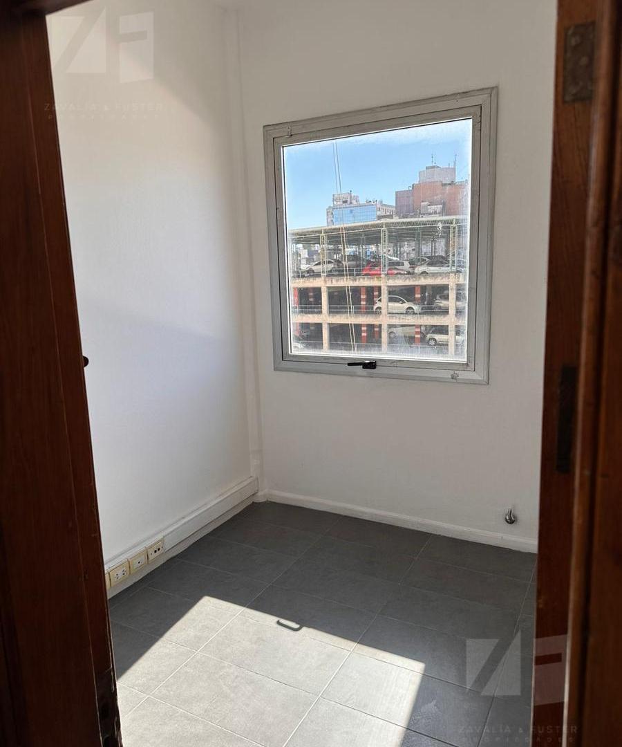 Foto de Alquiler de Oficina en Pleno Centro, Edificio Histórico, imagen 1