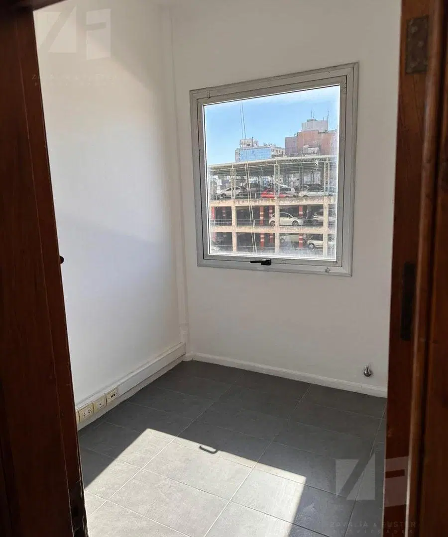 Alquiler de Oficina en Pleno Centro, Edificio Histórico 1
