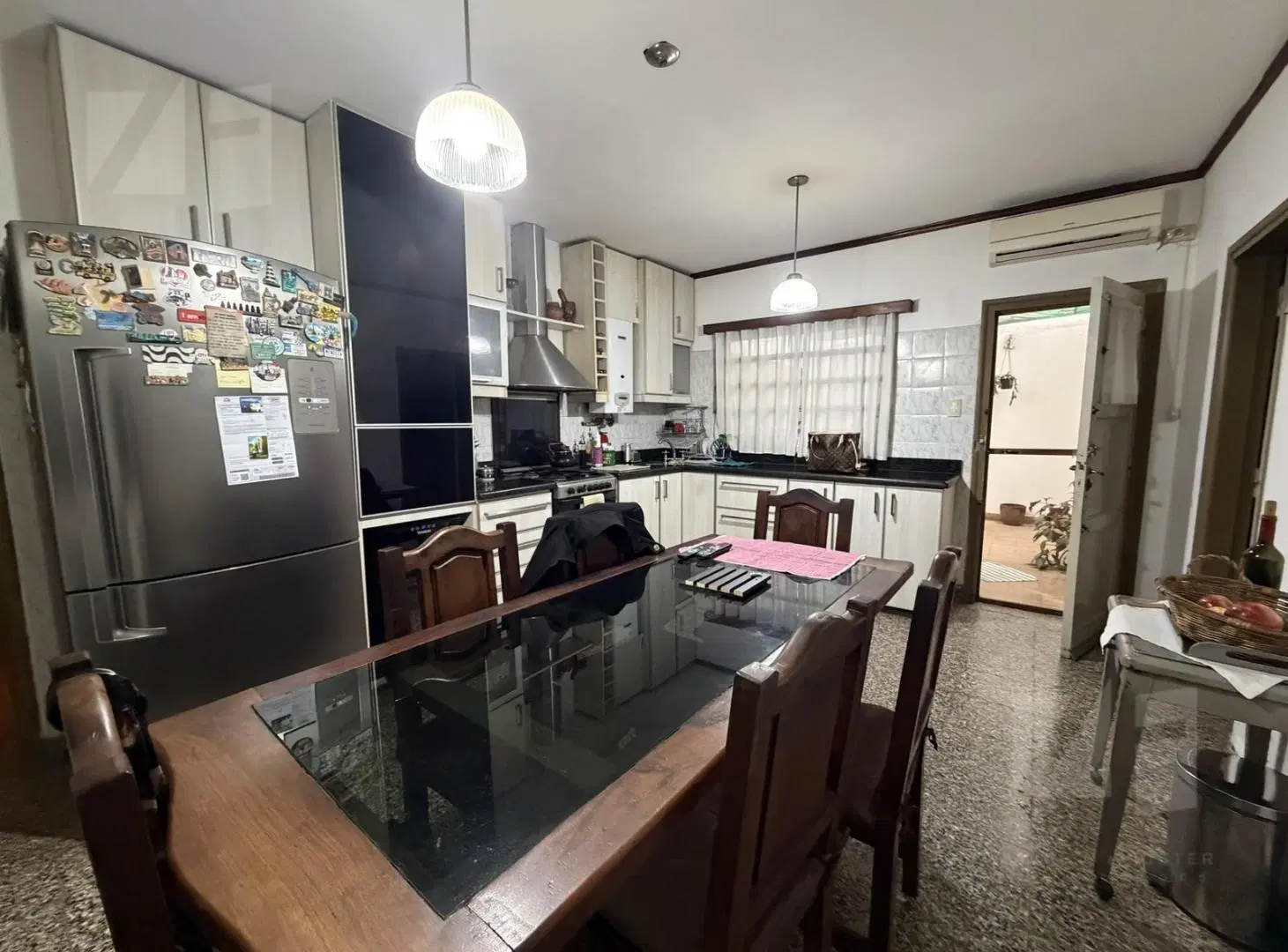 Casa en una planta 3 dormitorios garaje patio quincho pileta U$ 100.000.- 2