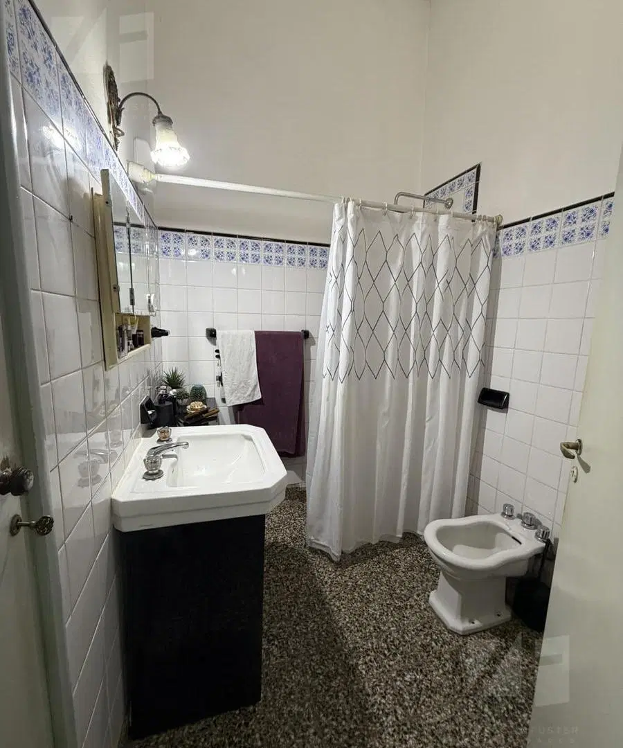 Casa en una planta 3 dormitorios garaje patio quincho pileta U$ 100.000.- 5