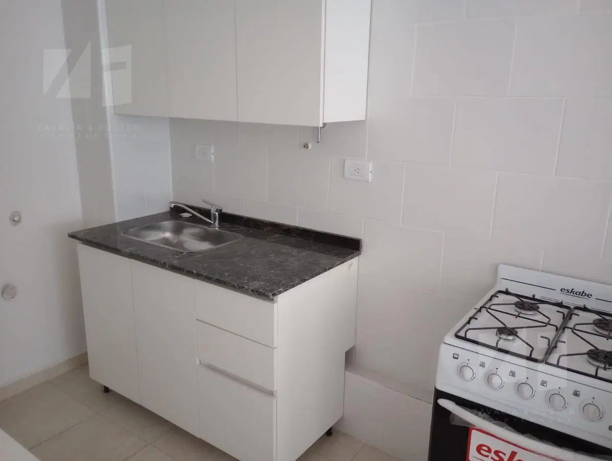 Alquilo 1 dormitorio, a pocos metros del Hospital Municipal de Urgencias 2